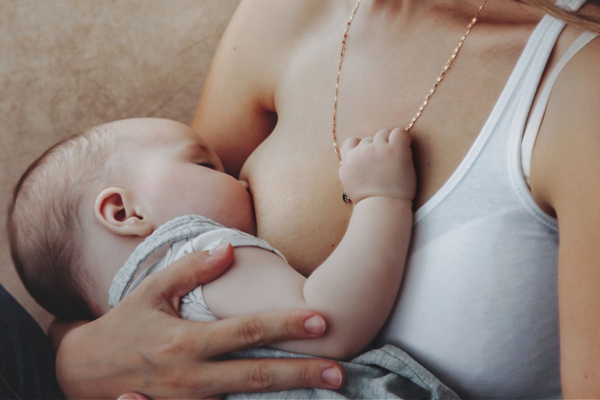 allaitement bébé femme