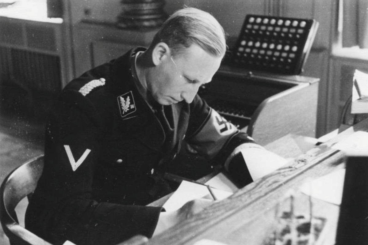 Reinhard HEYDRICH : mort de la “Bête Blonde”, et l’héritage qu’il laisse derrière lui